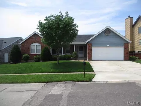 9876 Tesson Creek Estates Dr, Saint Louis, MO 63123