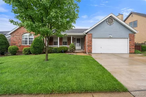 9876 Tesson Creek Estates Dr, Saint Louis, MO 63123