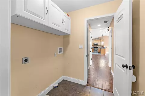 Entry Way - 509 Lyndhurst St, Jackson, MO 63755 photo 2 of 2