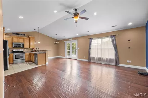 Living - 509 Lyndhurst St, Jackson, MO 63755 photo 1 of 3