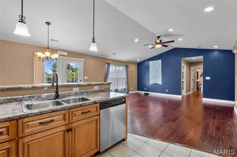 Entry Way - 509 Lyndhurst St, Jackson, MO 63755 photo 1 of 2