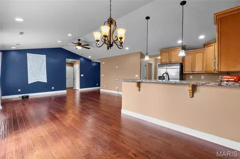 Living - 509 Lyndhurst St, Jackson, MO 63755 photo 2 of 3