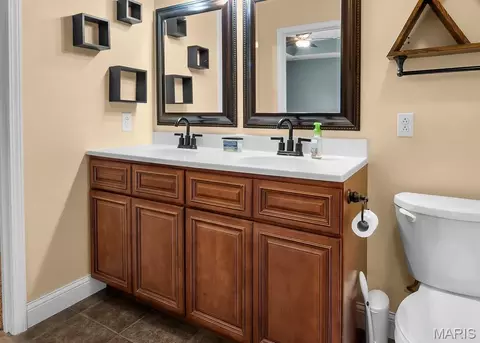 Bath - 509 Lyndhurst St, Jackson, MO 63755 photo 1 of 2