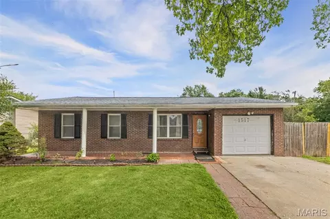 1517 Doris Ave, Cahokia, IL 62206