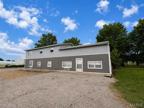 17379 James Dr, Dexter, MO 63841
