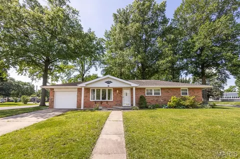 504 Chevelle Dr, Mascoutah, IL 62258
