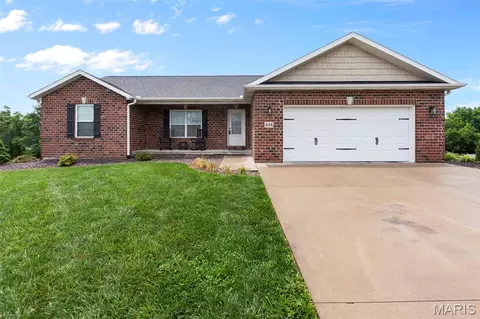 424 Cedar Meadows Dr, Jackson, MO 63755