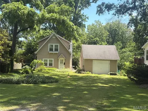 822 N Clay Ave, Kirkwood, MO 63122