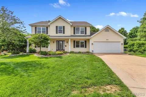 2814 Spruce Ridge Ct, Saint Charles, MO 63303