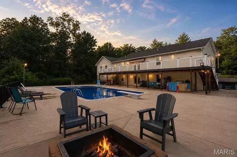 4714 Huntington Dr, Farmington, MO 63640