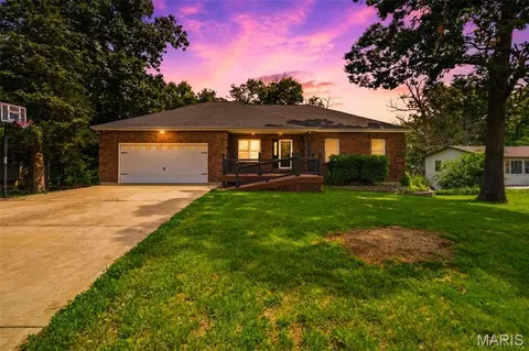 10557 Fairway Dr, Foristell, MO 63348
