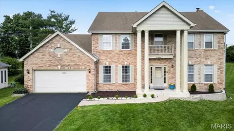 14901 Jockey Club Dr, Chesterfield, MO 63017