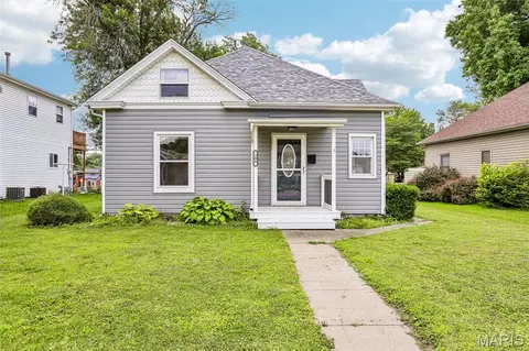 208 Elm St, Gillespie, IL 62033