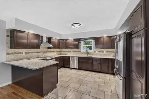 Kitchen - 101 Polo Run, Waterloo, IL 62298 photo 1 of 4