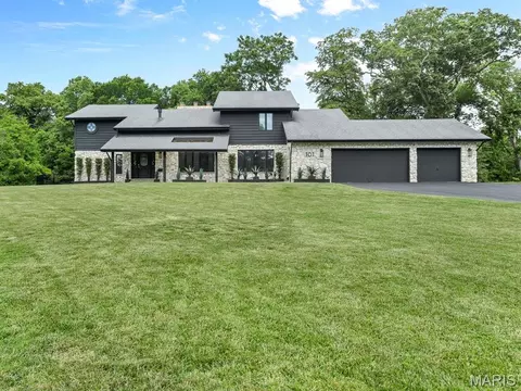 101 Westmoreland St, Collinsville, IL 62234