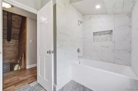 Bath - 545 Walker Rd, Troy, MO 63379 photo 5 of 8