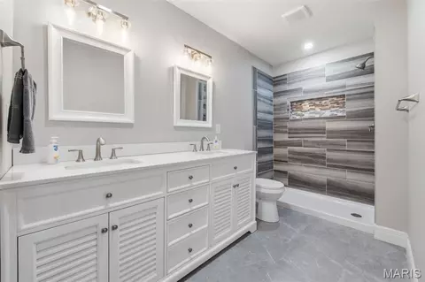 Bath - 545 Walker Rd, Troy, MO 63379 photo 3 of 8