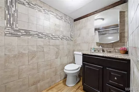Bath - 545 Walker Rd, Troy, MO 63379 photo 2 of 8