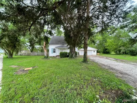 605 S Edwardsville Rd, Worden, IL 62097