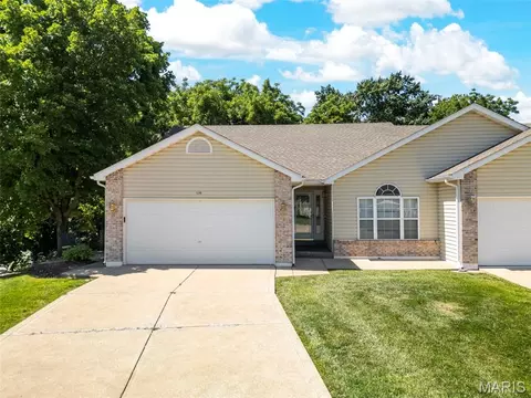 520 Woodview Meadows Ct, Wentzville, MO 63385