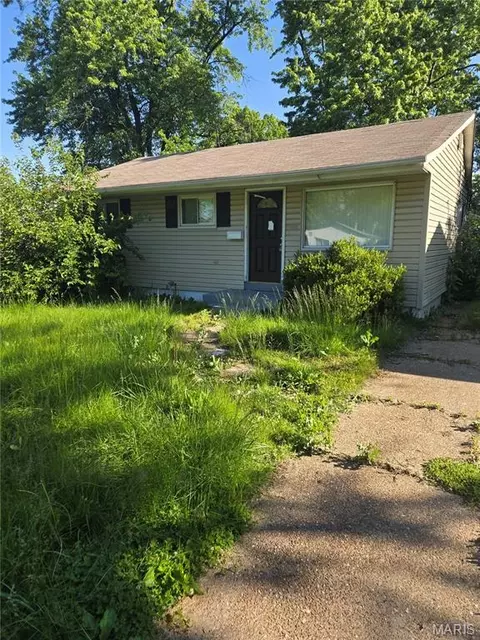 139 Grampian Rd, Saint Louis, MO 63137