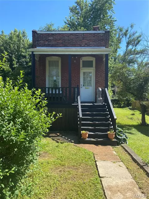 2642 Geyer Ave, Saint Louis, MO 63104