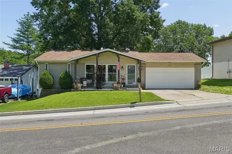 5092 Miller Rd, Imperial, MO 63052