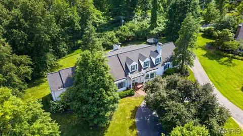 6 Exmoor Dr, Ladue, MO 63124