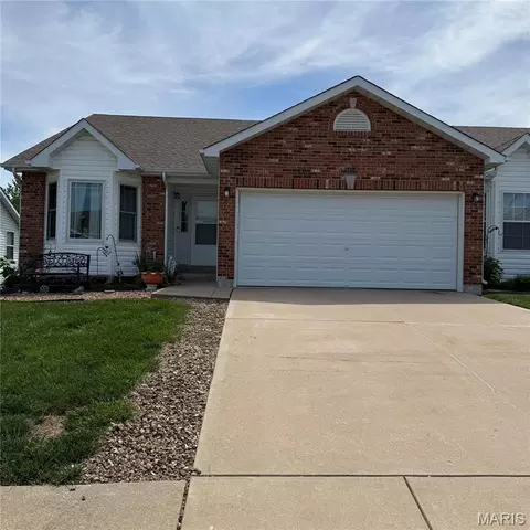 1024 Pin Oak Dr, Warrenton, MO 63383