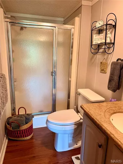 Bath - 16528 Conrad Rd, Brighton, IL 62012 photo 1 of 5