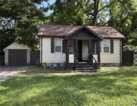 7014 Raymond Ave, University City, MO 63130