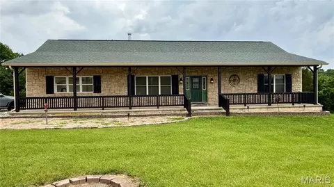 3009 Thompson Rd, De Soto, MO 63020