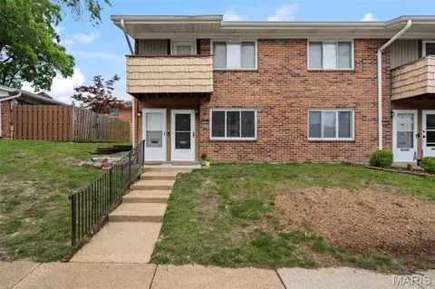 10602 Carroll Wood Way, Saint Louis, MO 63128
