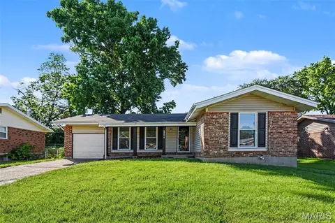 11952 Cato Dr, Florissant, MO 63033