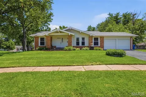 1780 Wishingwell Dr, Saint Louis, MO 63146