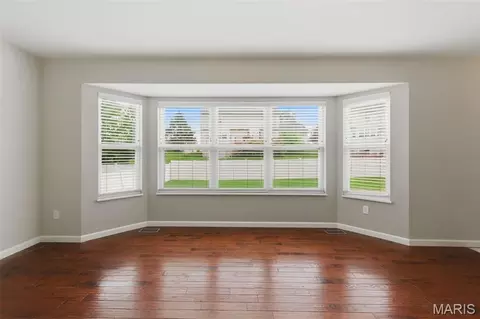 Living - 406 Winter Wind Dr, O'fallon, MO 63366 photo 4 of 7