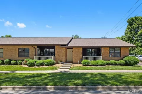 1314 Pine St #A4, Highland, IL 62249