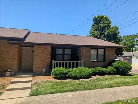 1314 Pine St #A4, Highland, IL 62249