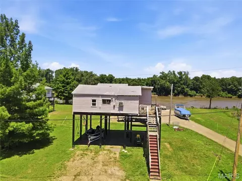 21 Lehmond Island Rd, Saint Charles, MO 63301