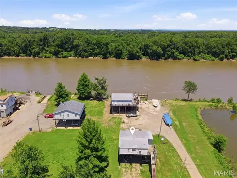21 Lehmond Island Rd, Saint Charles, MO 63301