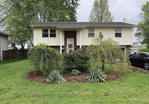 1307 E Chestnut St, Desloge, MO 63601