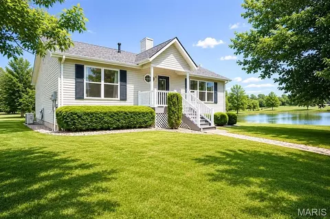 5440 Quercus Grove Rd, Edwardsville, IL 62025