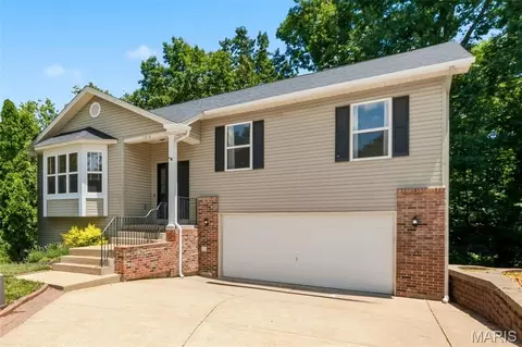 1216 Flagstone Ter, Lake Saint Louis, MO 63367