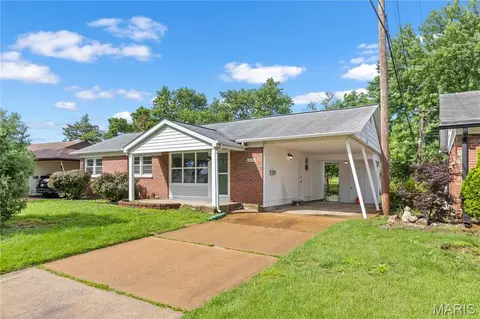 4332 Big Chief Dr, Saint Louis, MO 63123