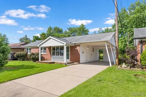 4332 Big Chief Dr, Saint Louis, MO 63123