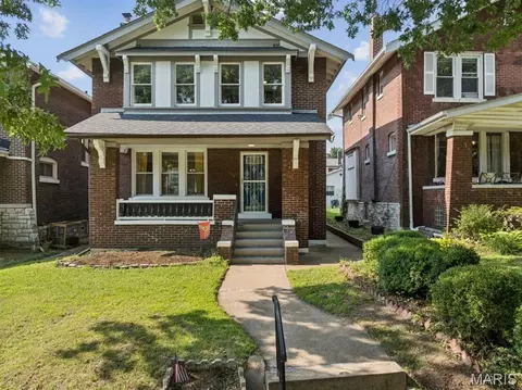 3146 Geyer Ave, Saint Louis, MO 63104
