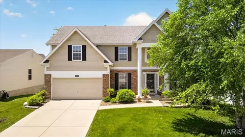 4013 Riverdell Dr, Wentzville, MO 63385