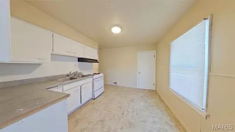 6234 Peurifoy Ave, Berkeley, MO 63134 photo 3