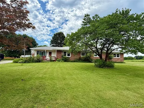 290 Highway Jj, Elsberry, MO 63343