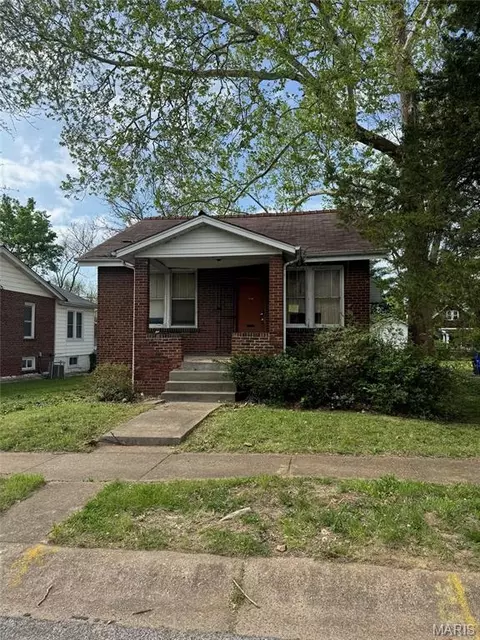 7054 Julian Ave, University City, MO 63130